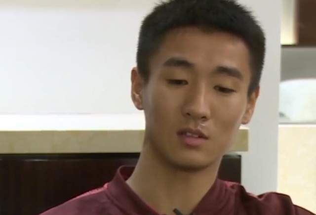 总是在尤文之后踢比赛并不容易，但我们必须超越对手，我们必须继续保持。